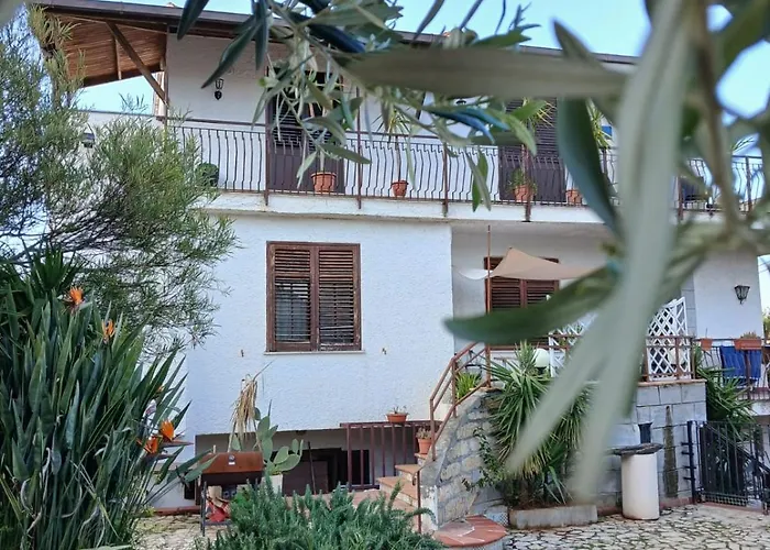 شقة La Costa Del Pavone كاريني